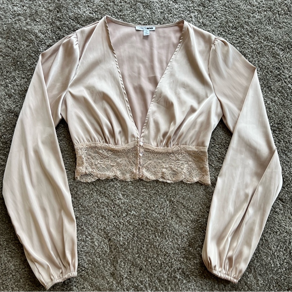 Fashion Nova - Satin crop top blouse